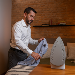 Ferro De Passar Roupa A Vapor À Seco Branco Para Viagem Bivolt - Black+Decker - Fxvg1-Br
